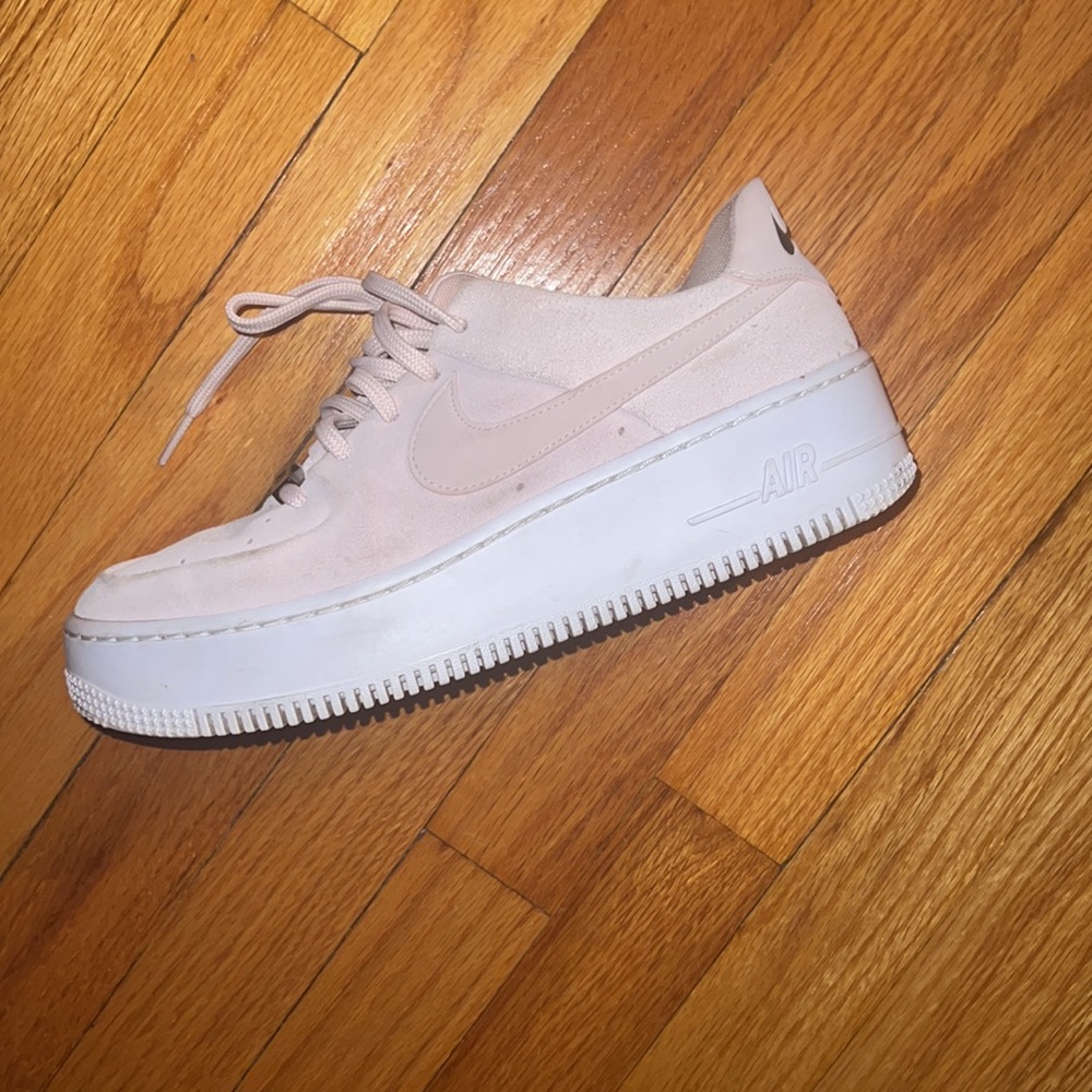 Nike Air Force 1 Sage Low in Blush Pink size 9